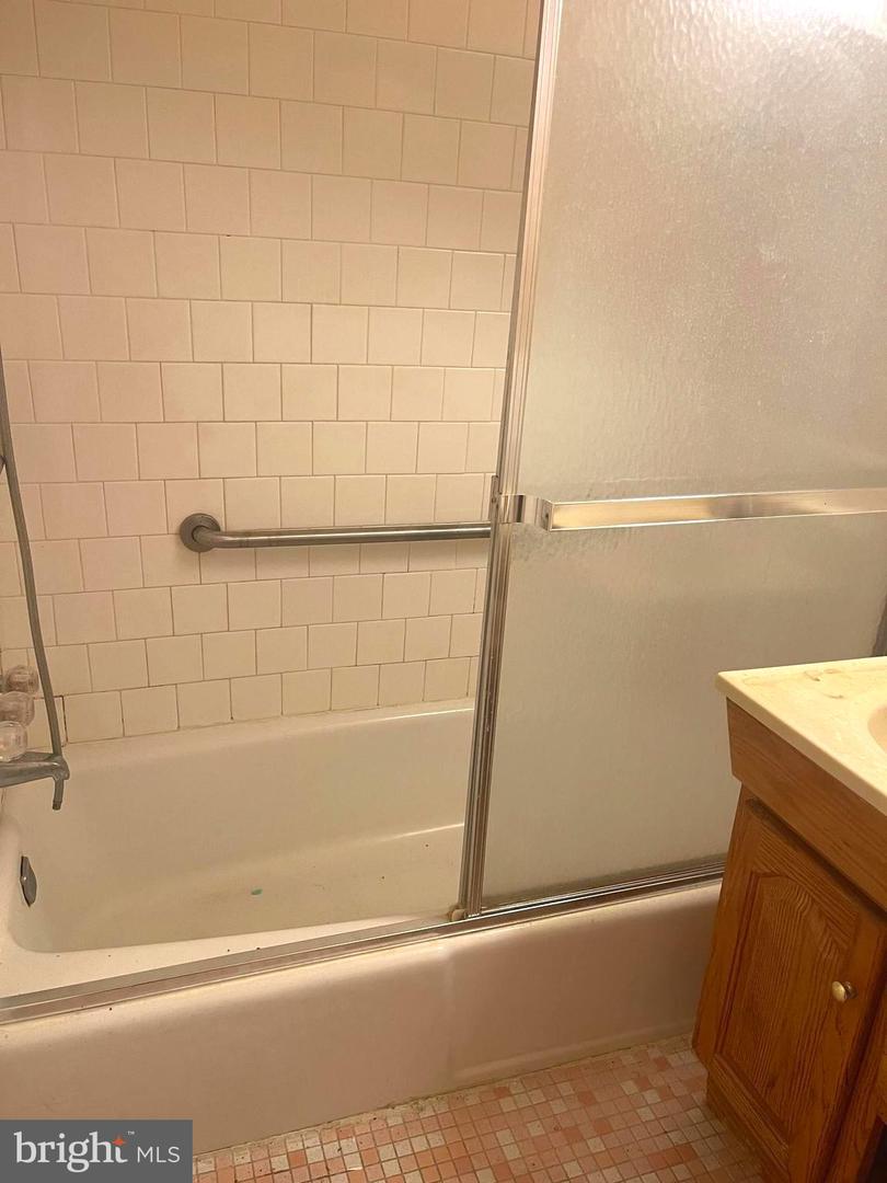 3700 N ROSSER ST #104, ALEXANDRIA, Virginia 22311, 3 Bedrooms Bedrooms, ,1 BathroomBathrooms,Residential,For sale,3700 N ROSSER ST #104,VAFX2237302 MLS # VAFX2237302