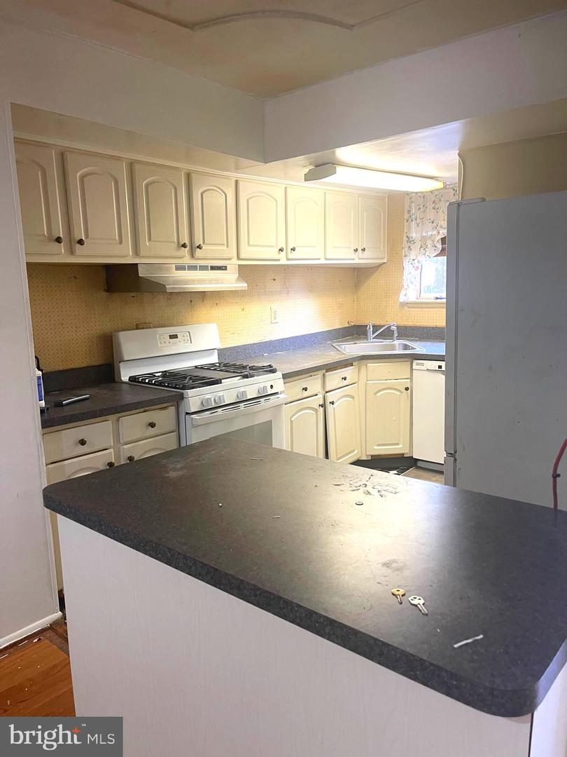 3700 N ROSSER ST #104, ALEXANDRIA, Virginia 22311, 3 Bedrooms Bedrooms, ,1 BathroomBathrooms,Residential,For sale,3700 N ROSSER ST #104,VAFX2237302 MLS # VAFX2237302