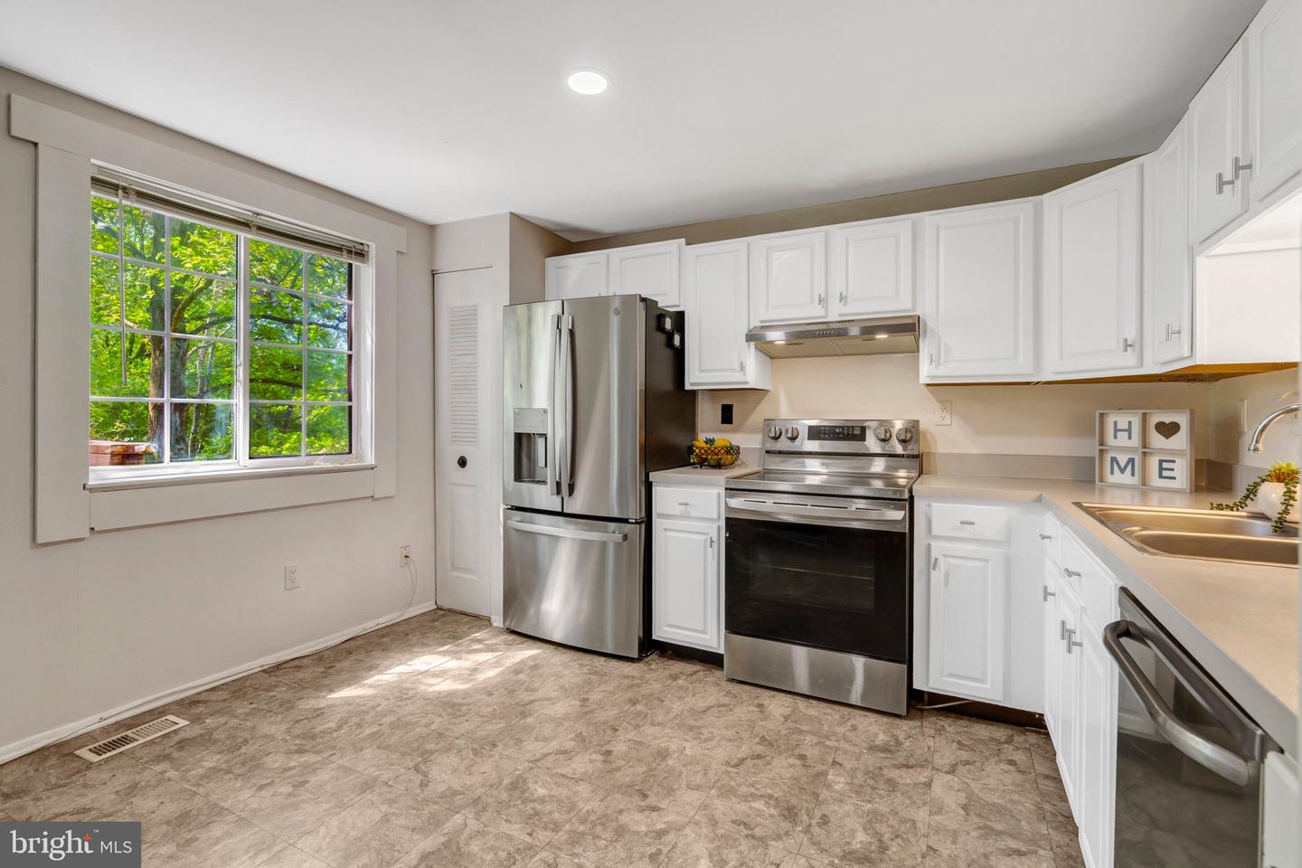 3525 BELFRY LN, WOODBRIDGE, Virginia 22192, 4 Bedrooms Bedrooms, ,2 BathroomsBathrooms,Residential,For sale,3525 BELFRY LN,VAPW2093392 MLS # VAPW2093392