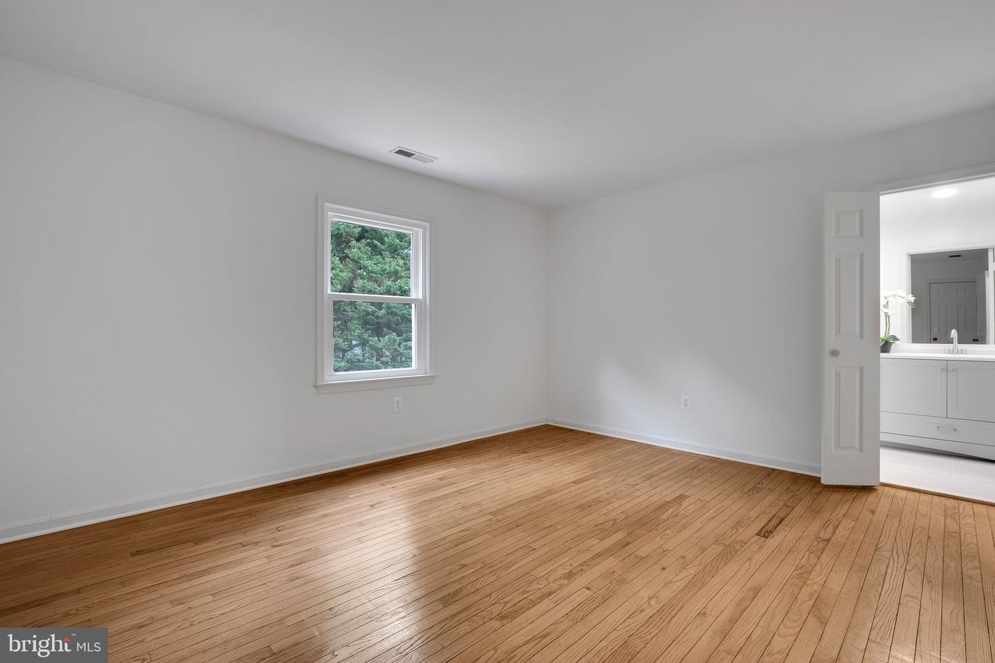 2407 MARE LN, OAKTON, Virginia 22124, 5 Bedrooms Bedrooms, ,4 BathroomsBathrooms,Residential,For sale,2407 MARE LN,VAFX2237322 MLS # VAFX2237322