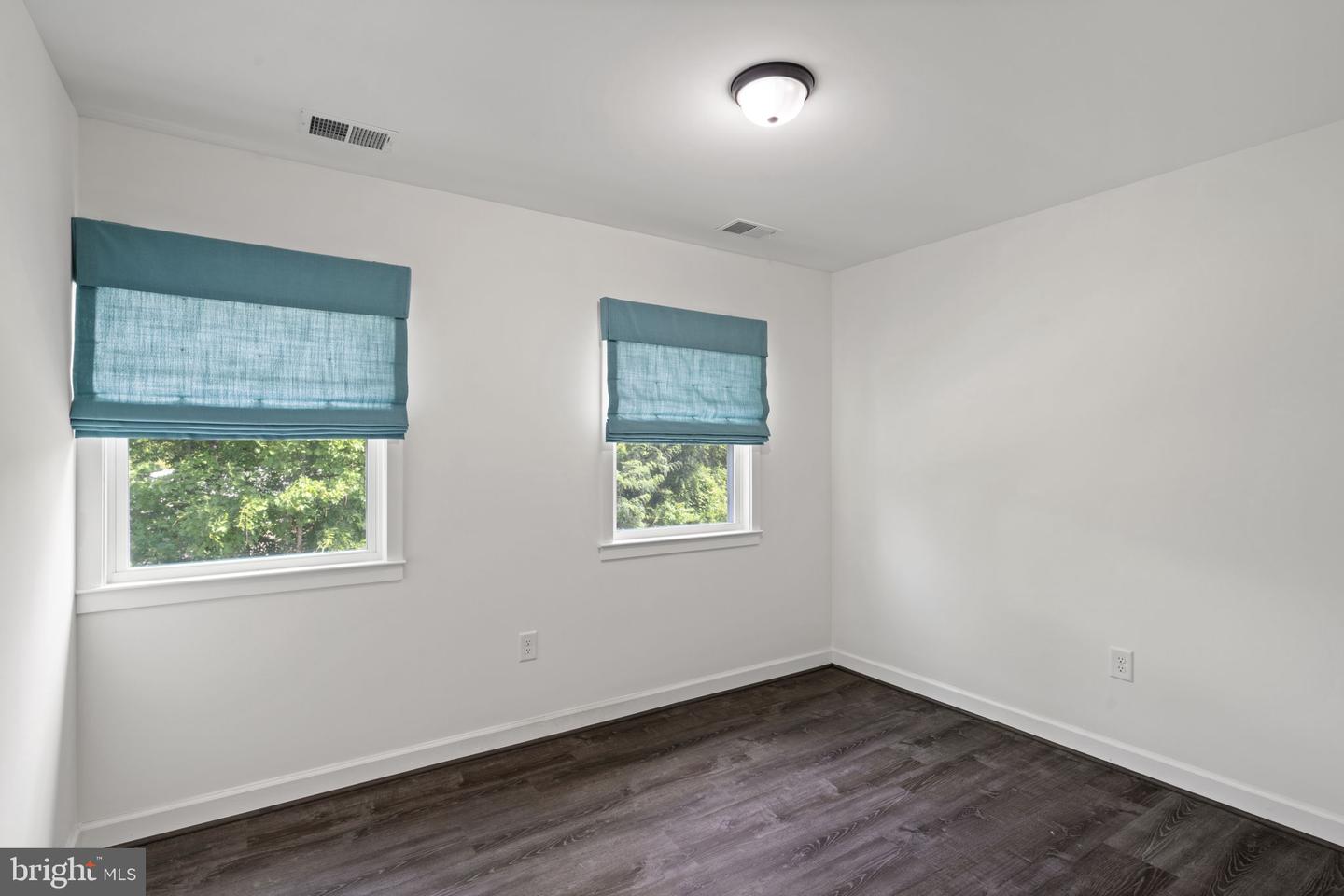 8032 COBB RD, MANASSAS, Virginia 20112, 5 Bedrooms Bedrooms, ,3 BathroomsBathrooms,Residential,For sale,8032 COBB RD,VAPW2093230 MLS # VAPW2093230