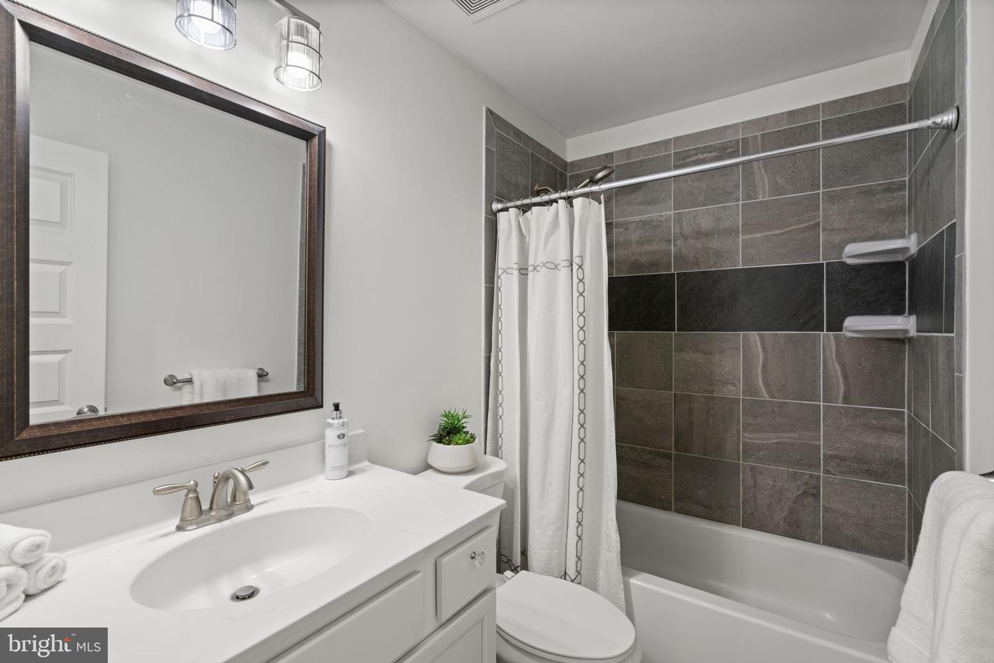 8032 COBB RD, MANASSAS, Virginia 20112, 5 Bedrooms Bedrooms, ,3 BathroomsBathrooms,Residential,For sale,8032 COBB RD,VAPW2093230 MLS # VAPW2093230