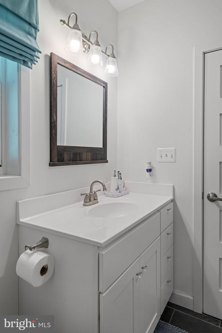 8032 COBB RD, MANASSAS, Virginia 20112, 5 Bedrooms Bedrooms, ,3 BathroomsBathrooms,Residential,For sale,8032 COBB RD,VAPW2093230 MLS # VAPW2093230