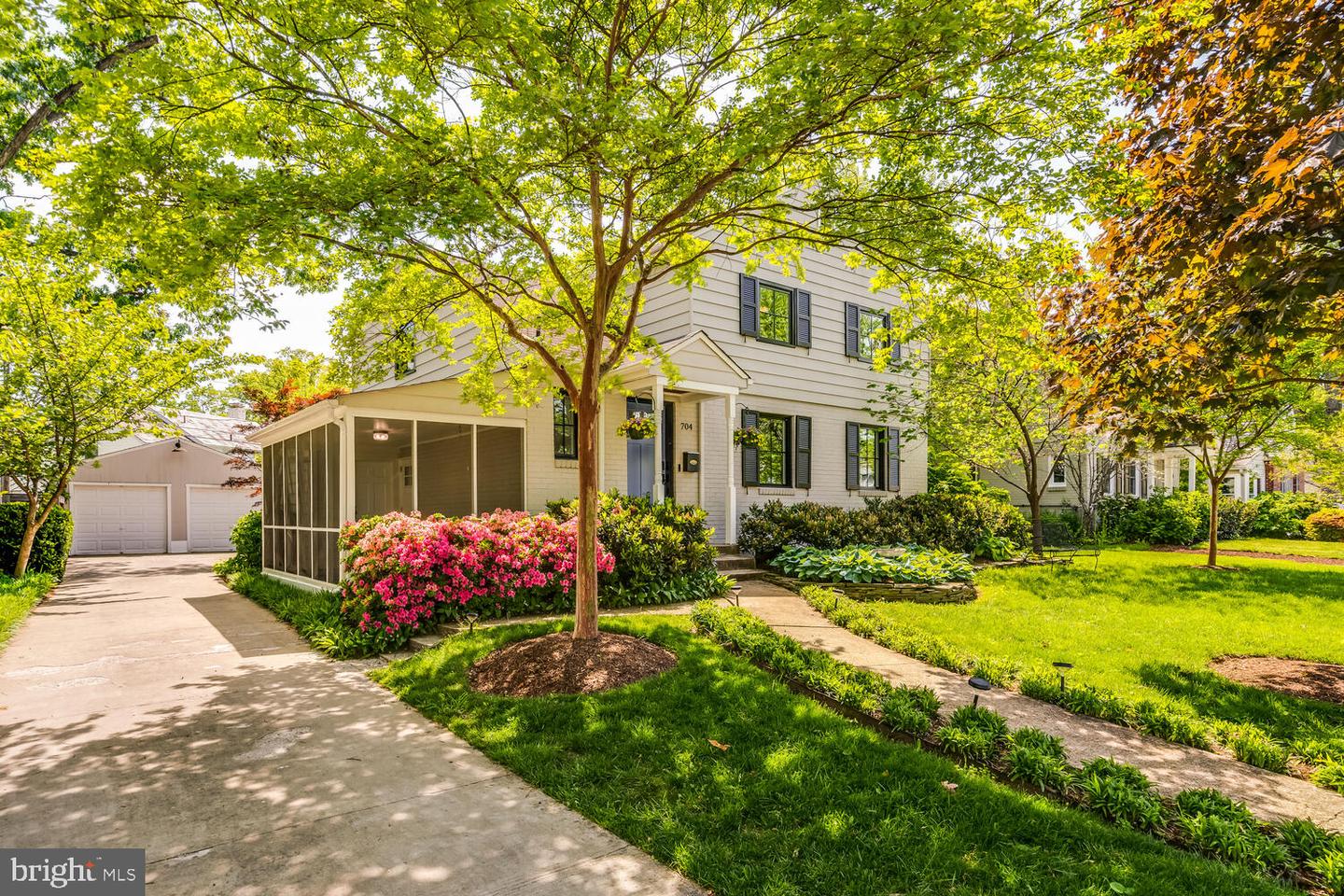 704 GRAND VIEW DR, ALEXANDRIA, Virginia 22305, 3 Bedrooms Bedrooms, ,2 BathroomsBathrooms,Residential,For sale,704 GRAND VIEW DR,VAAX2044818 MLS # VAAX2044818