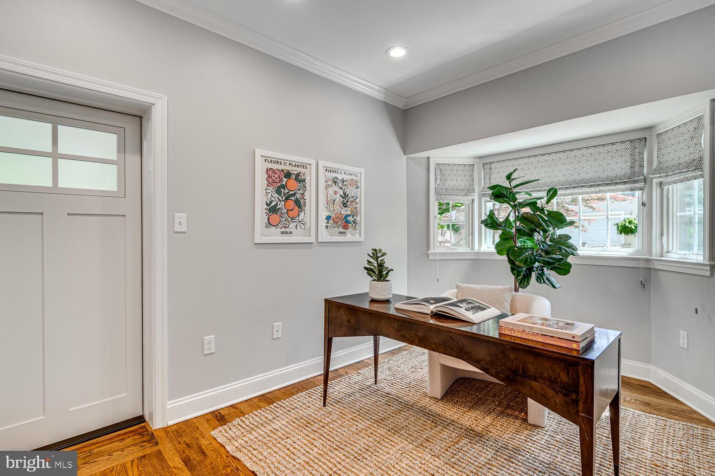 704 GRAND VIEW DR, ALEXANDRIA, Virginia 22305, 3 Bedrooms Bedrooms, ,2 BathroomsBathrooms,Residential,For sale,704 GRAND VIEW DR,VAAX2044818 MLS # VAAX2044818