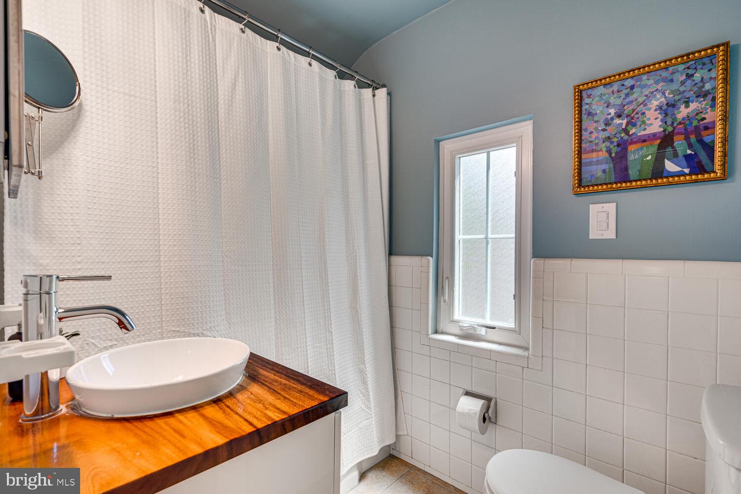 704 GRAND VIEW DR, ALEXANDRIA, Virginia 22305, 3 Bedrooms Bedrooms, ,2 BathroomsBathrooms,Residential,For sale,704 GRAND VIEW DR,VAAX2044818 MLS # VAAX2044818