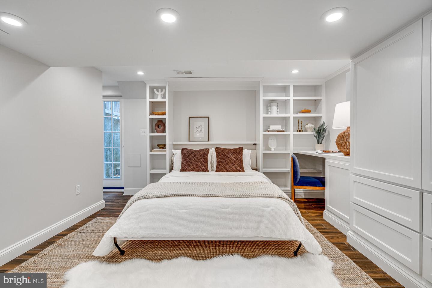 704 GRAND VIEW DR, ALEXANDRIA, Virginia 22305, 3 Bedrooms Bedrooms, ,2 BathroomsBathrooms,Residential,For sale,704 GRAND VIEW DR,VAAX2044818 MLS # VAAX2044818