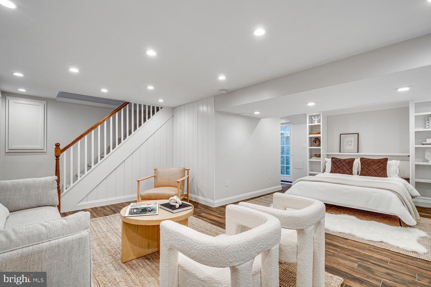 704 GRAND VIEW DR, ALEXANDRIA, Virginia 22305, 3 Bedrooms Bedrooms, ,2 BathroomsBathrooms,Residential,For sale,704 GRAND VIEW DR,VAAX2044818 MLS # VAAX2044818