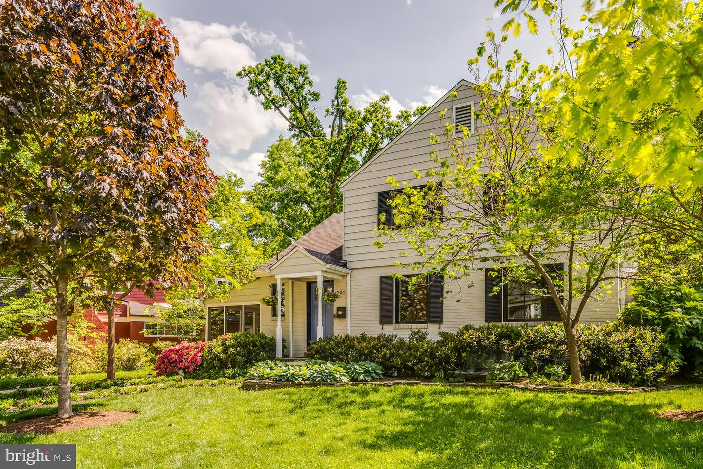 704 GRAND VIEW DR, ALEXANDRIA, Virginia 22305, 3 Bedrooms Bedrooms, ,2 BathroomsBathrooms,Residential,For sale,704 GRAND VIEW DR,VAAX2044818 MLS # VAAX2044818