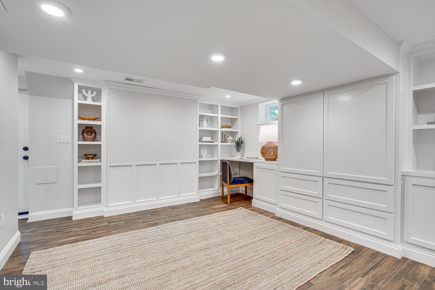704 GRAND VIEW DR, ALEXANDRIA, Virginia 22305, 3 Bedrooms Bedrooms, ,2 BathroomsBathrooms,Residential,For sale,704 GRAND VIEW DR,VAAX2044818 MLS # VAAX2044818