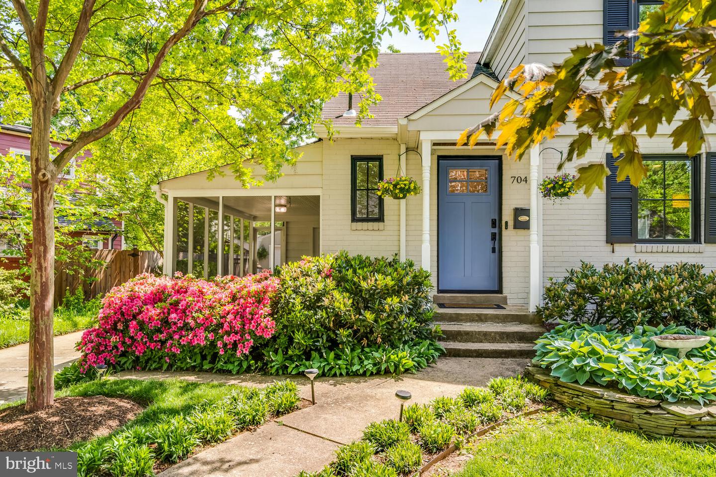 704 GRAND VIEW DR, ALEXANDRIA, Virginia 22305, 3 Bedrooms Bedrooms, ,2 BathroomsBathrooms,Residential,For sale,704 GRAND VIEW DR,VAAX2044818 MLS # VAAX2044818