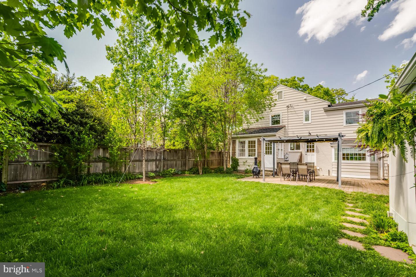 704 GRAND VIEW DR, ALEXANDRIA, Virginia 22305, 3 Bedrooms Bedrooms, ,2 BathroomsBathrooms,Residential,For sale,704 GRAND VIEW DR,VAAX2044818 MLS # VAAX2044818