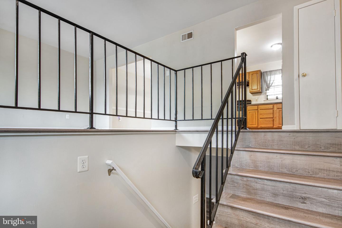 13537 DELANEY RD, WOODBRIDGE, Virginia 22193, 4 Bedrooms Bedrooms, ,3 BathroomsBathrooms,Residential,For sale,13537 DELANEY RD,VAPW2093420 MLS # VAPW2093420