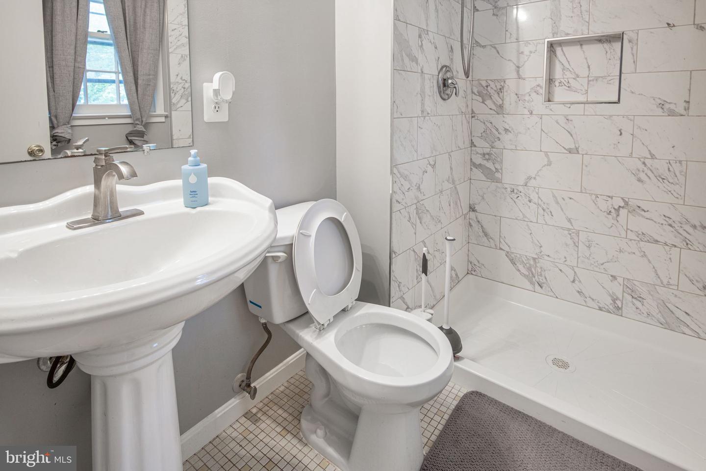 13537 DELANEY RD, WOODBRIDGE, Virginia 22193, 4 Bedrooms Bedrooms, ,3 BathroomsBathrooms,Residential,For sale,13537 DELANEY RD,VAPW2093420 MLS # VAPW2093420