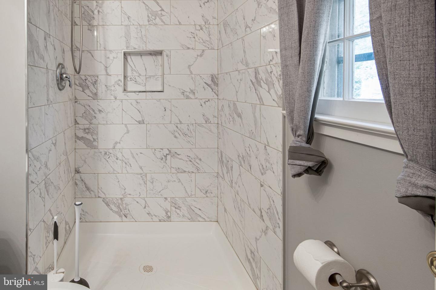 13537 DELANEY RD, WOODBRIDGE, Virginia 22193, 4 Bedrooms Bedrooms, ,3 BathroomsBathrooms,Residential,For sale,13537 DELANEY RD,VAPW2093420 MLS # VAPW2093420