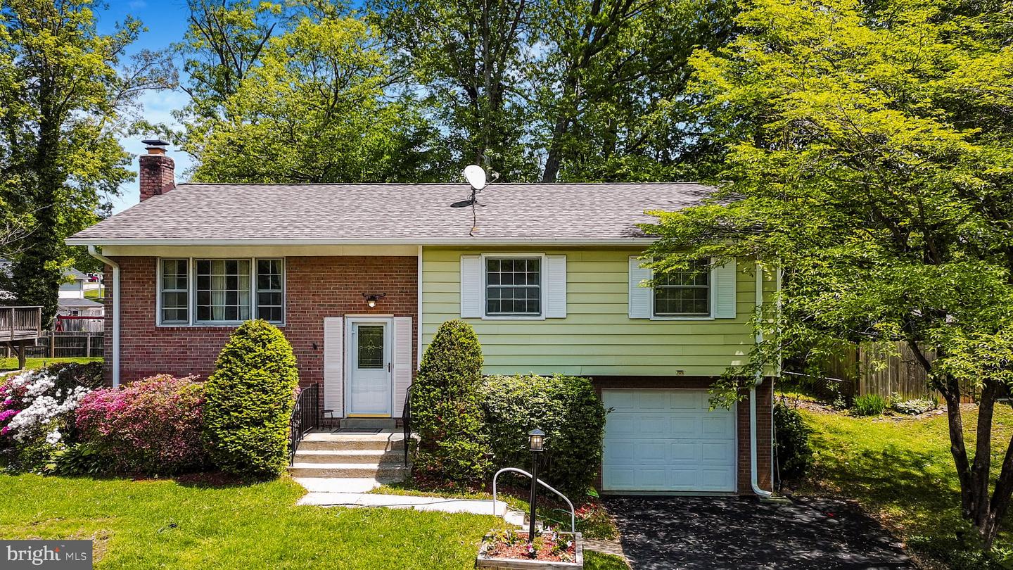 13537 DELANEY RD, WOODBRIDGE, Virginia 22193, 4 Bedrooms Bedrooms, ,3 BathroomsBathrooms,Residential,For sale,13537 DELANEY RD,VAPW2093420 MLS # VAPW2093420