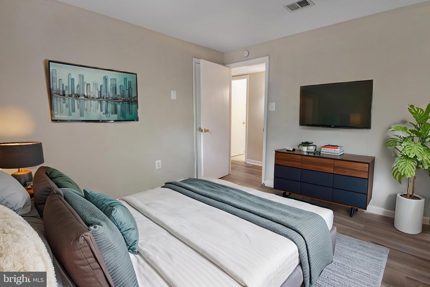 13537 DELANEY RD, WOODBRIDGE, Virginia 22193, 4 Bedrooms Bedrooms, ,3 BathroomsBathrooms,Residential,For sale,13537 DELANEY RD,VAPW2093420 MLS # VAPW2093420