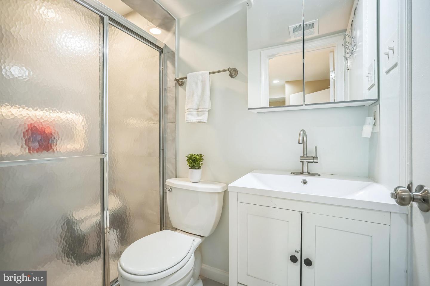 4311 BIRCHLAKE CT, ALEXANDRIA, Virginia 22309, 4 Bedrooms Bedrooms, ,3 BathroomsBathrooms,Residential,For sale,4311 BIRCHLAKE CT,VAFX2238022 MLS # VAFX2238022
