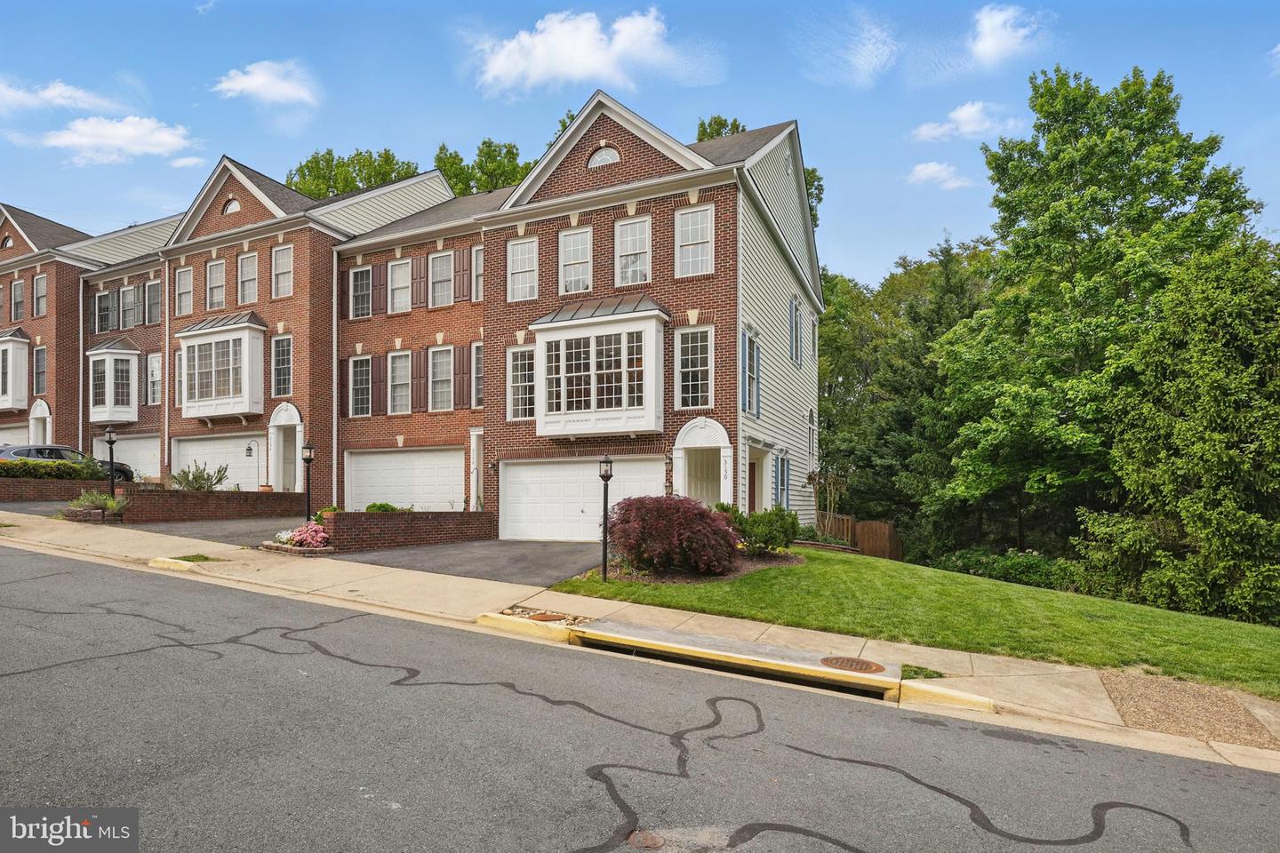 3150 GROVEHURST PL, ALEXANDRIA, Virginia 22310, 3 Bedrooms Bedrooms, ,2 BathroomsBathrooms,Residential,For sale,3150 GROVEHURST PL,VAFX2237546 MLS # VAFX2237546