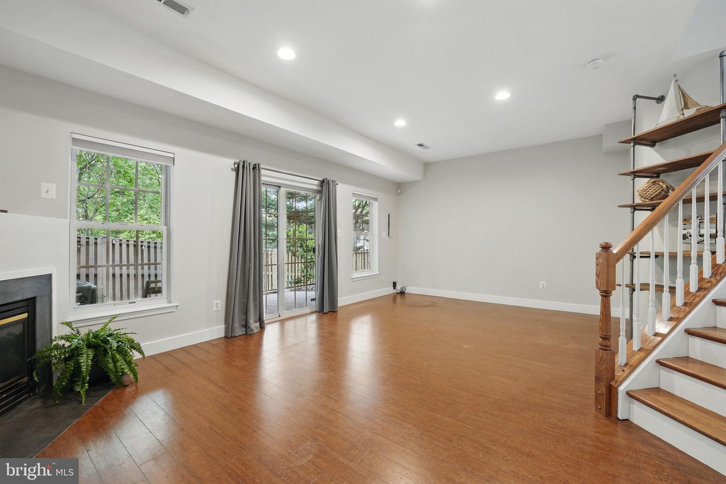 3150 GROVEHURST PL, ALEXANDRIA, Virginia 22310, 3 Bedrooms Bedrooms, ,2 BathroomsBathrooms,Residential,For sale,3150 GROVEHURST PL,VAFX2237546 MLS # VAFX2237546