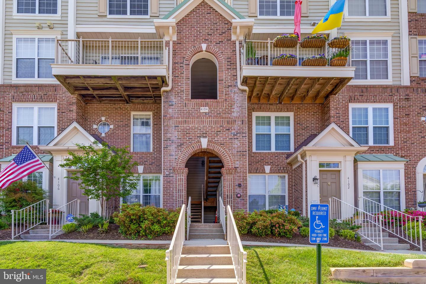 4104 OXFORD LN #304, FAIRFAX, Virginia 22030, 2 Bedrooms Bedrooms, ,2 BathroomsBathrooms,Residential,For sale,4104 OXFORD LN #304,VAFC2006230 MLS # VAFC2006230