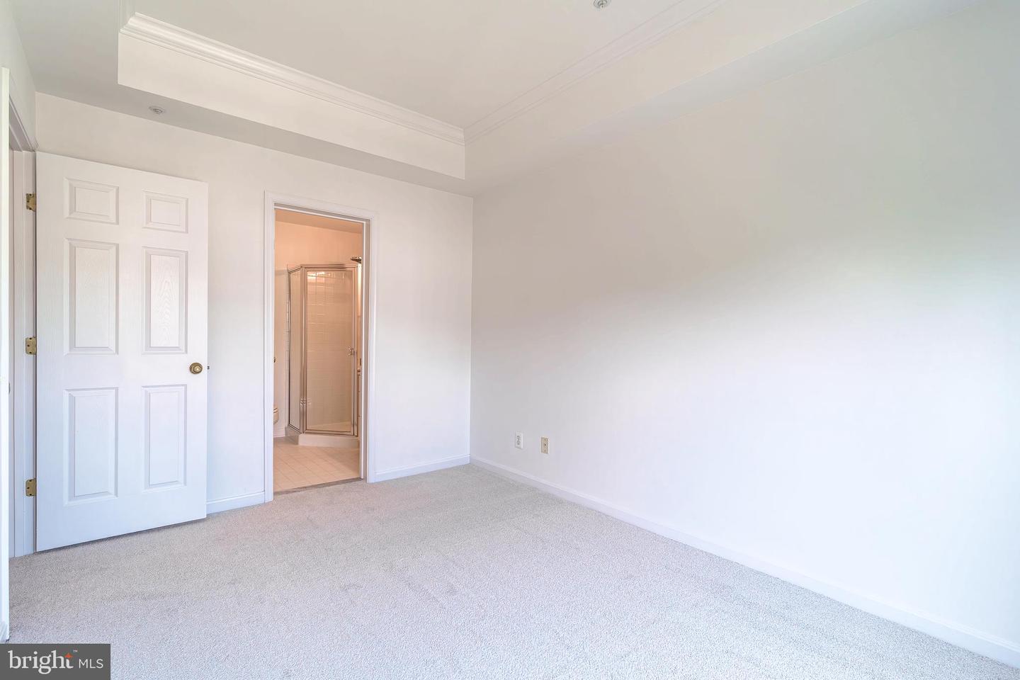 4104 OXFORD LN #304, FAIRFAX, Virginia 22030, 2 Bedrooms Bedrooms, ,2 BathroomsBathrooms,Residential,For sale,4104 OXFORD LN #304,VAFC2006230 MLS # VAFC2006230
