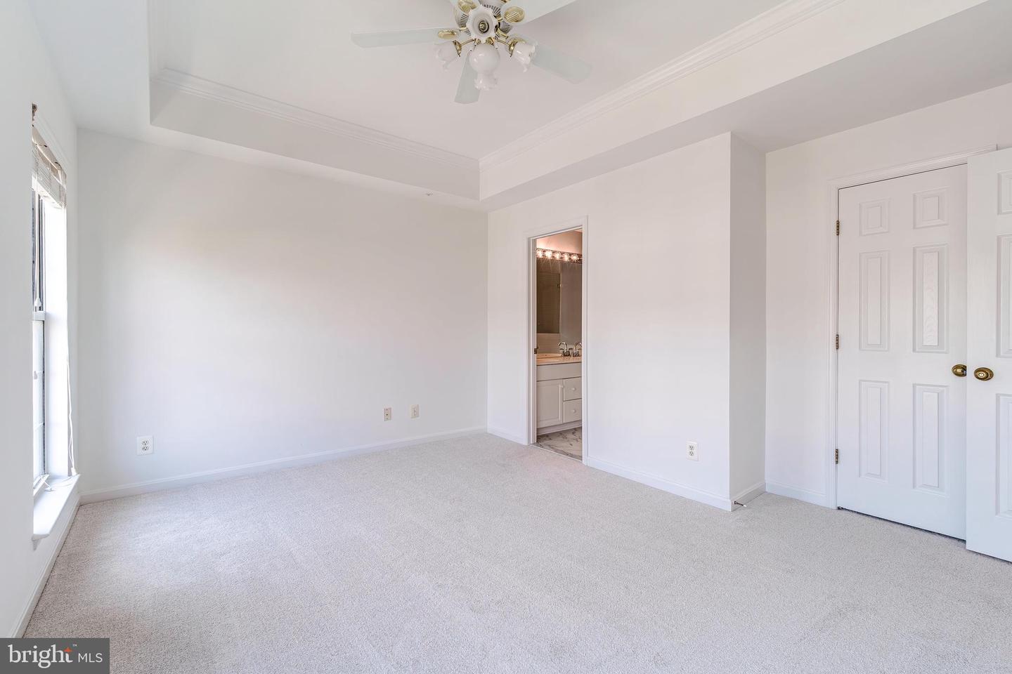 4104 OXFORD LN #304, FAIRFAX, Virginia 22030, 2 Bedrooms Bedrooms, ,2 BathroomsBathrooms,Residential,For sale,4104 OXFORD LN #304,VAFC2006230 MLS # VAFC2006230