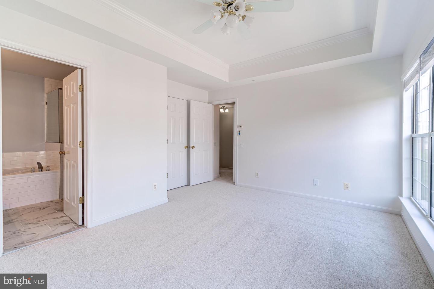 4104 OXFORD LN #304, FAIRFAX, Virginia 22030, 2 Bedrooms Bedrooms, ,2 BathroomsBathrooms,Residential,For sale,4104 OXFORD LN #304,VAFC2006230 MLS # VAFC2006230