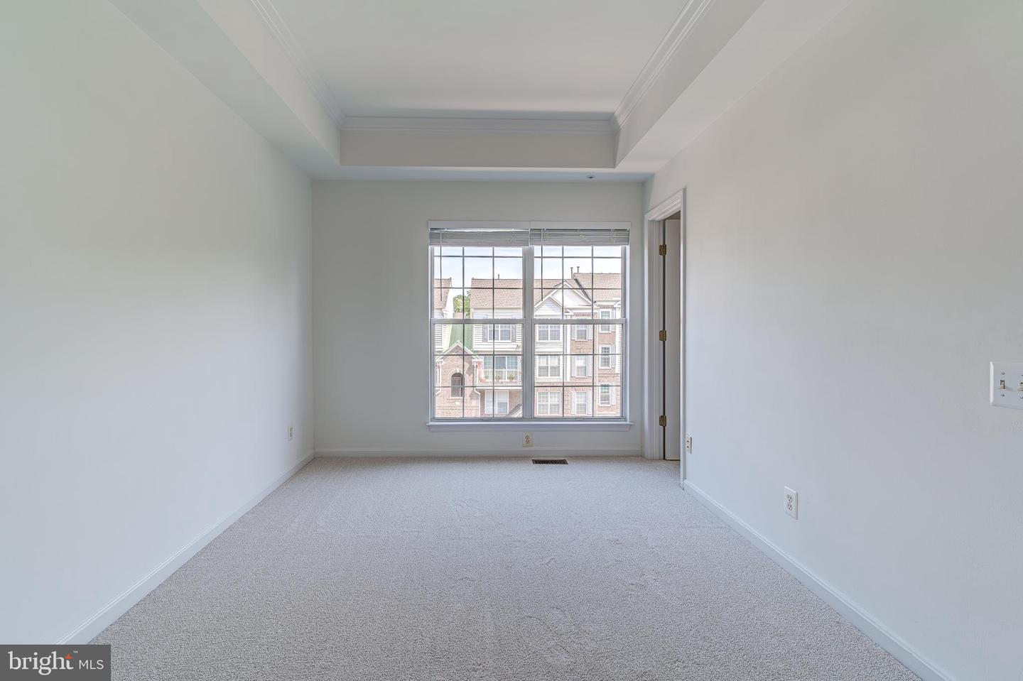 4104 OXFORD LN #304, FAIRFAX, Virginia 22030, 2 Bedrooms Bedrooms, ,2 BathroomsBathrooms,Residential,For sale,4104 OXFORD LN #304,VAFC2006230 MLS # VAFC2006230