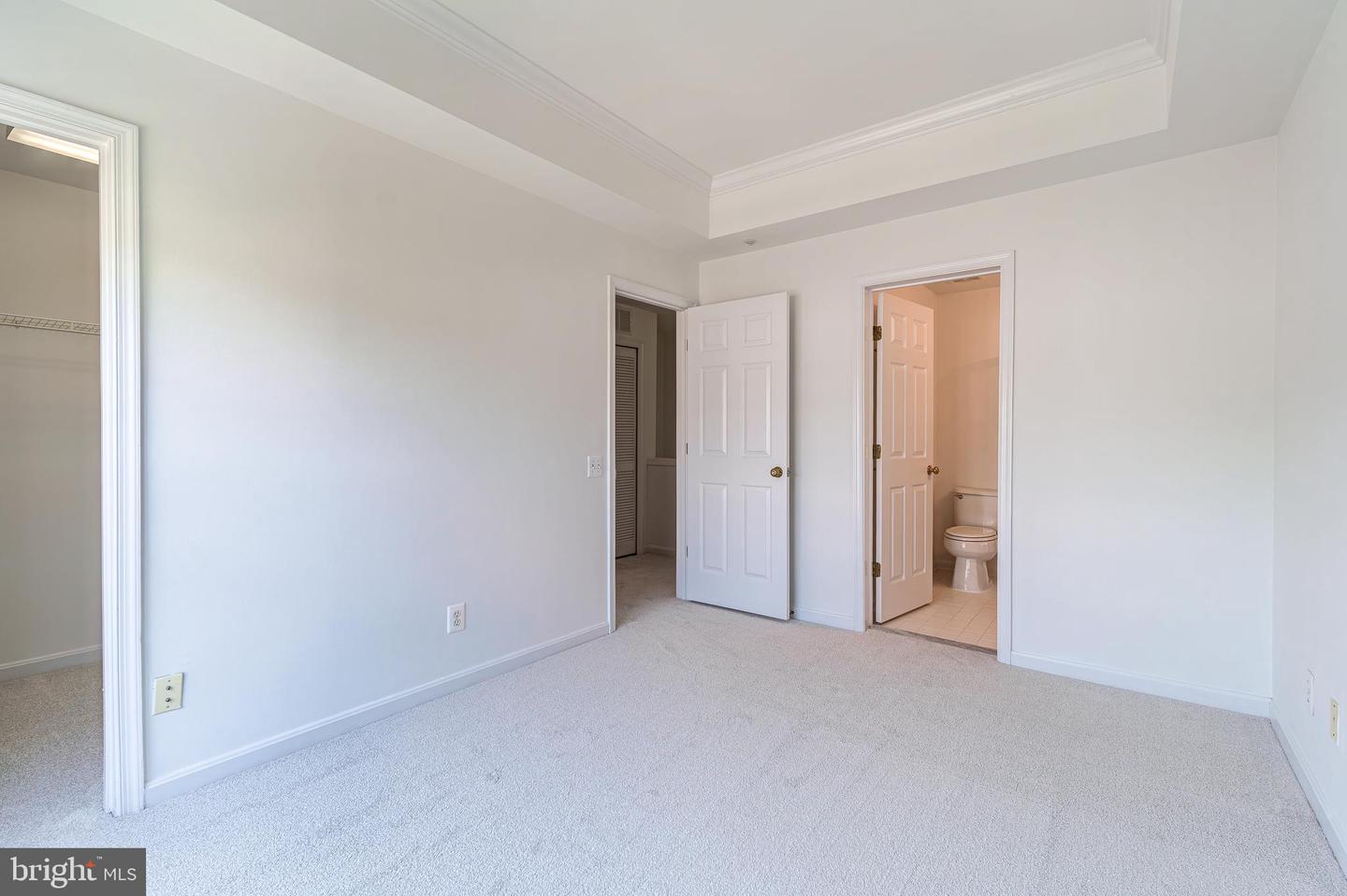 4104 OXFORD LN #304, FAIRFAX, Virginia 22030, 2 Bedrooms Bedrooms, ,2 BathroomsBathrooms,Residential,For sale,4104 OXFORD LN #304,VAFC2006230 MLS # VAFC2006230