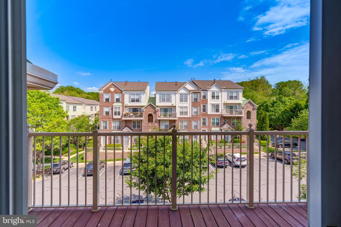 4104 OXFORD LN #304, FAIRFAX, Virginia 22030, 2 Bedrooms Bedrooms, ,2 BathroomsBathrooms,Residential,For sale,4104 OXFORD LN #304,VAFC2006230 MLS # VAFC2006230