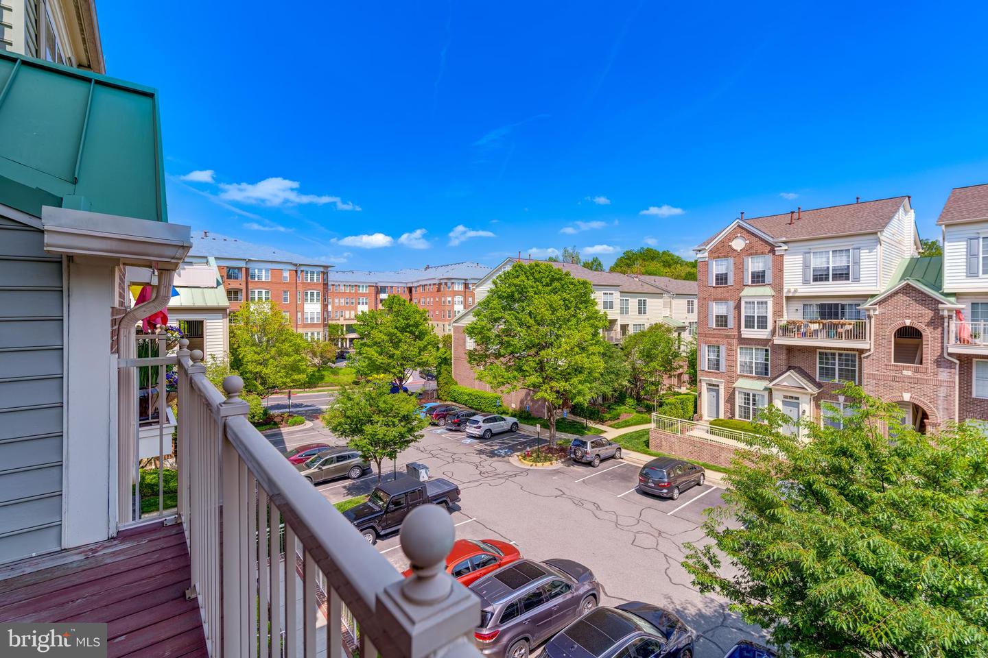 4104 OXFORD LN #304, FAIRFAX, Virginia 22030, 2 Bedrooms Bedrooms, ,2 BathroomsBathrooms,Residential,For sale,4104 OXFORD LN #304,VAFC2006230 MLS # VAFC2006230