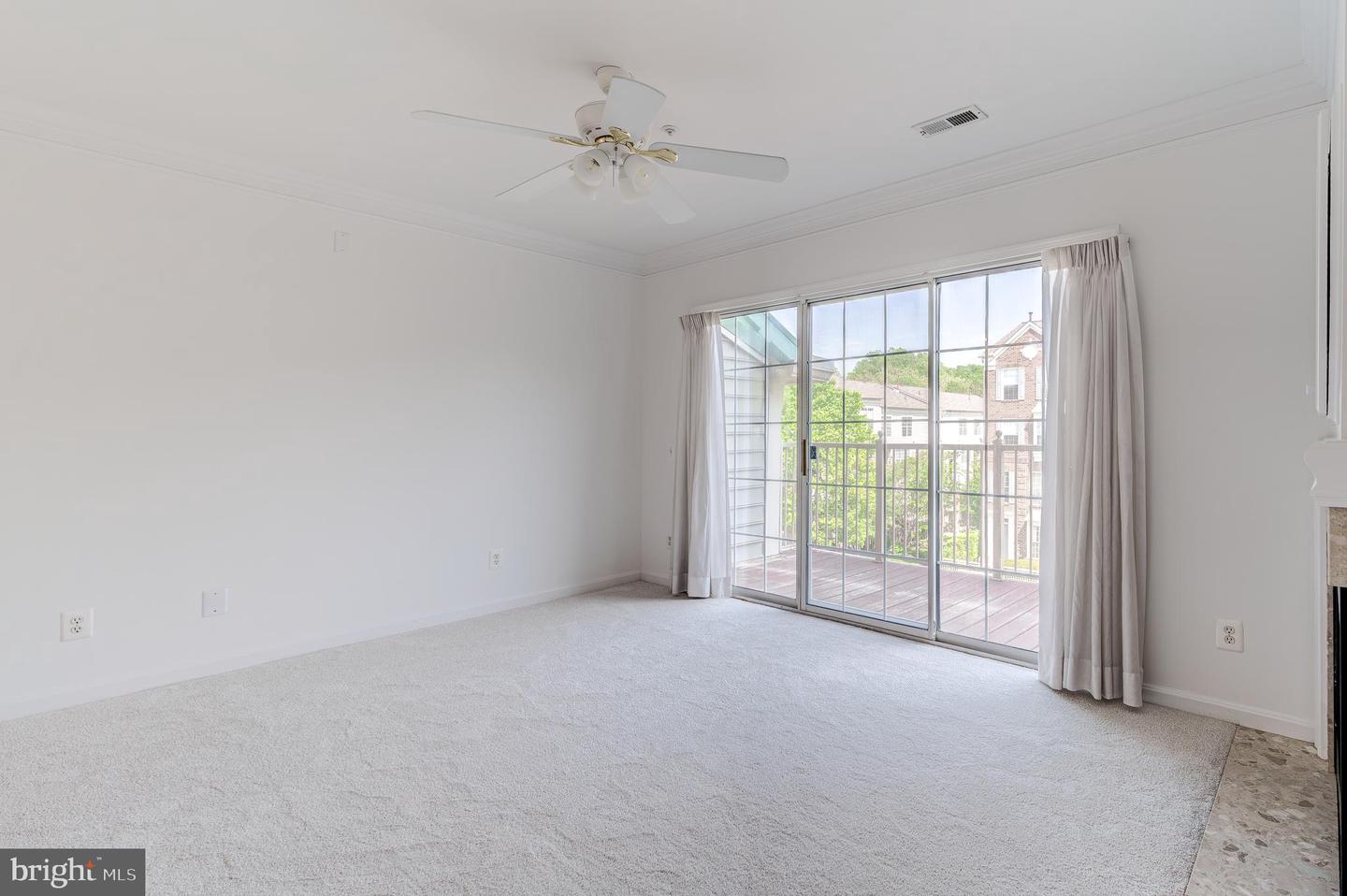 4104 OXFORD LN #304, FAIRFAX, Virginia 22030, 2 Bedrooms Bedrooms, ,2 BathroomsBathrooms,Residential,For sale,4104 OXFORD LN #304,VAFC2006230 MLS # VAFC2006230