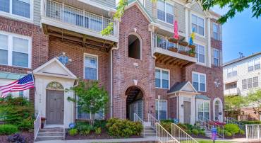 4104 OXFORD LN #304, FAIRFAX, Virginia 22030, 2 Bedrooms Bedrooms, ,2 BathroomsBathrooms,Residential,For sale,4104 OXFORD LN #304,VAFC2006230 MLS # VAFC2006230