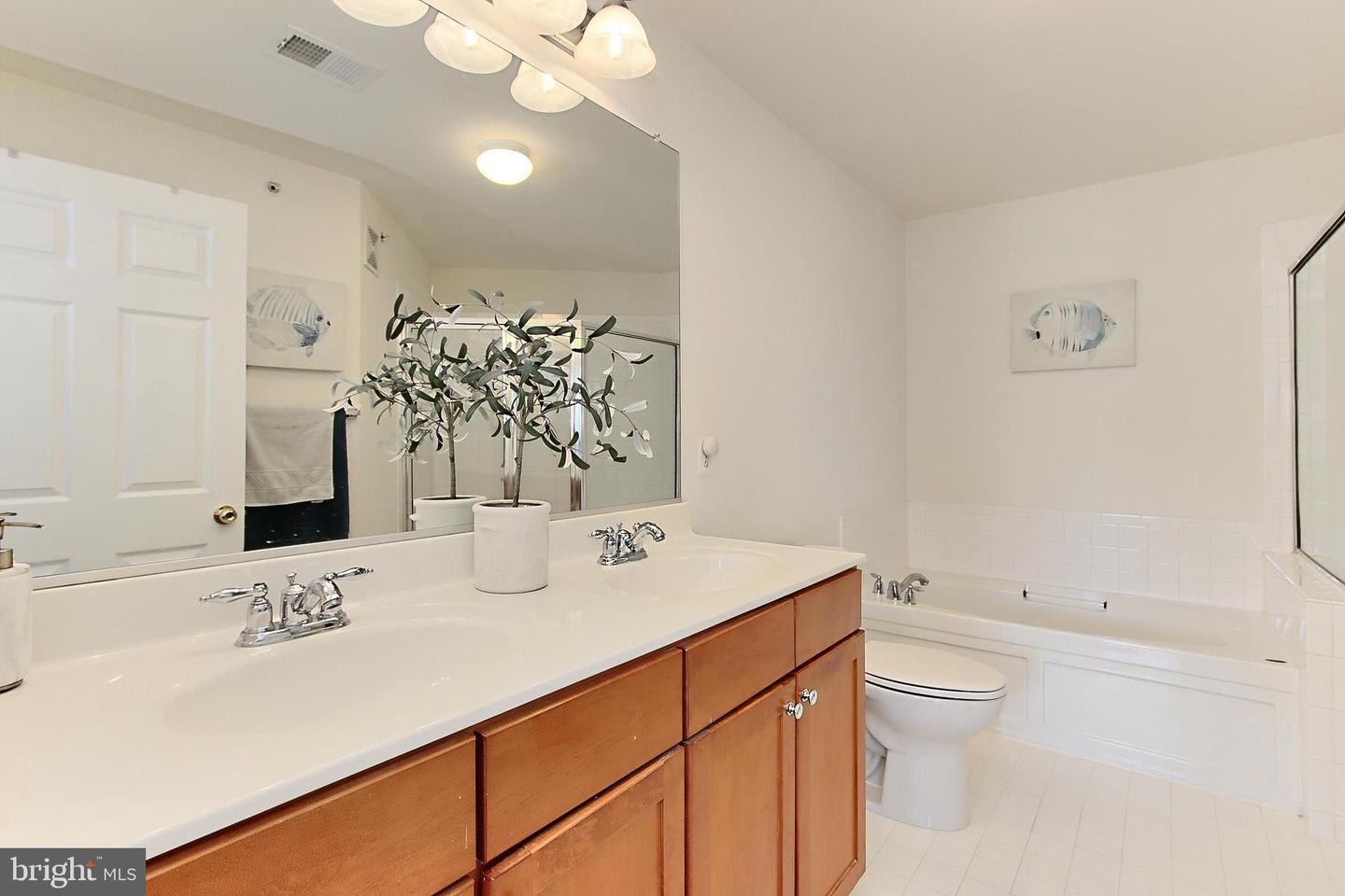15414 ROSEMONT MANOR DR, HAYMARKET, Virginia 20169, 3 Bedrooms Bedrooms, 8 Rooms Rooms,2 BathroomsBathrooms,Residential,For sale,15414 ROSEMONT MANOR DR,VAPW2093408 MLS # VAPW2093408