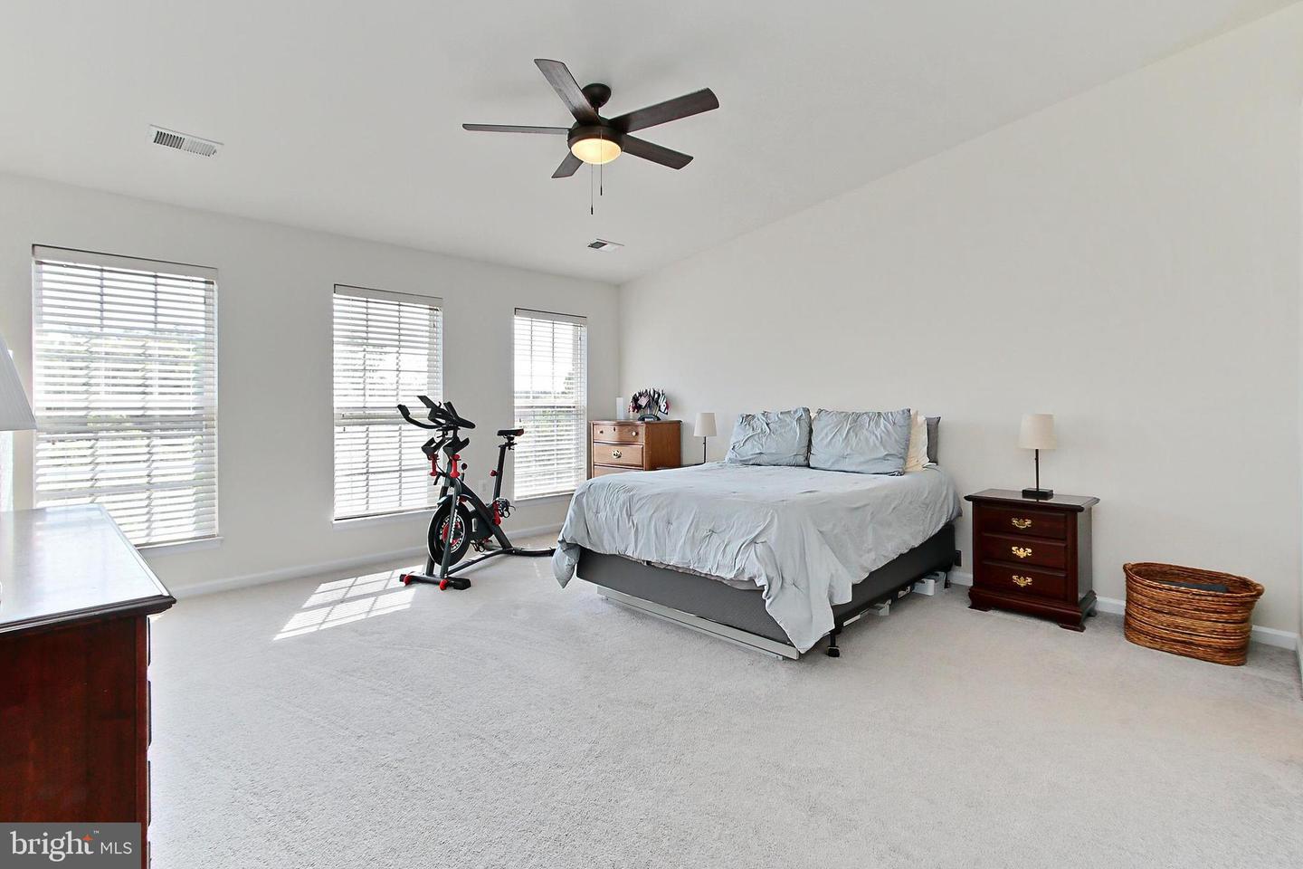 15414 ROSEMONT MANOR DR, HAYMARKET, Virginia 20169, 3 Bedrooms Bedrooms, 8 Rooms Rooms,2 BathroomsBathrooms,Residential,For sale,15414 ROSEMONT MANOR DR,VAPW2093408 MLS # VAPW2093408