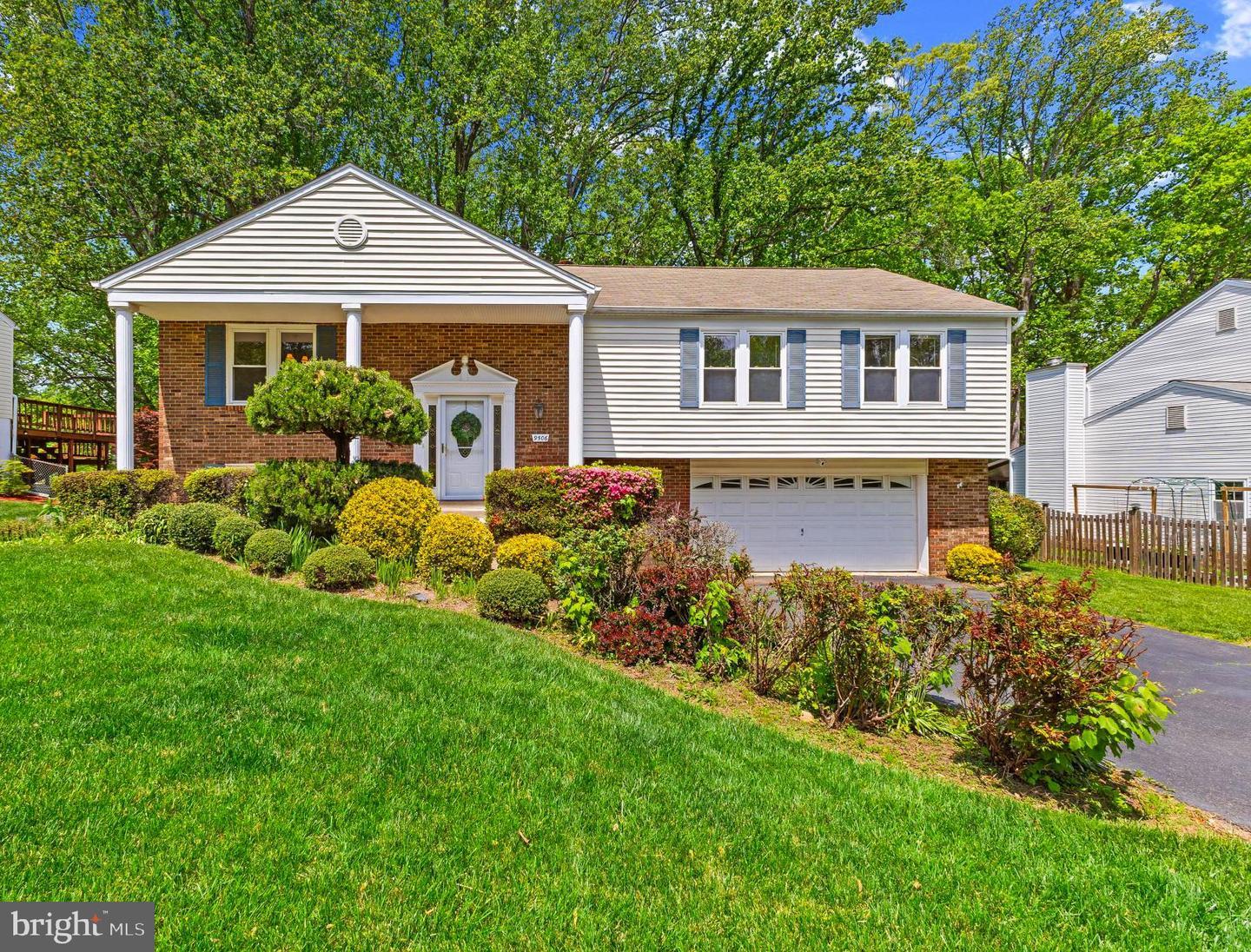 9506 BURNING BRANCH RD, BURKE, Virginia 22015, 4 Bedrooms Bedrooms, ,3 BathroomsBathrooms,Residential,For sale,9506 BURNING BRANCH RD,VAFX2237624 MLS # VAFX2237624