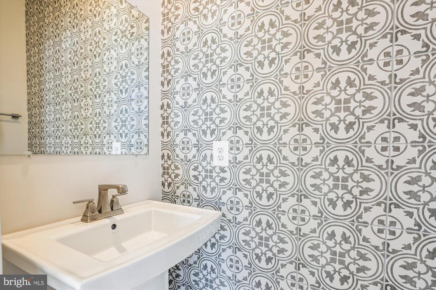 6832 GENERAL DAVIS NW, WASHINGTON, District Of Columbia 20012, 4 Bedrooms Bedrooms, ,4 BathroomsBathrooms,Residential,For sale,6832 GENERAL DAVIS NW,DCDC2169642 MLS # DCDC2169642