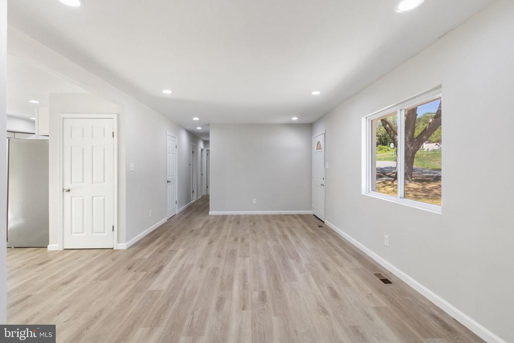 6006 CALHOUN DR, FREDERICKSBURG, Virginia 22407, 6 Bedrooms Bedrooms, ,3 BathroomsBathrooms,Residential,6006 CALHOUN DR,VASP2032112 MLS # VASP2032112