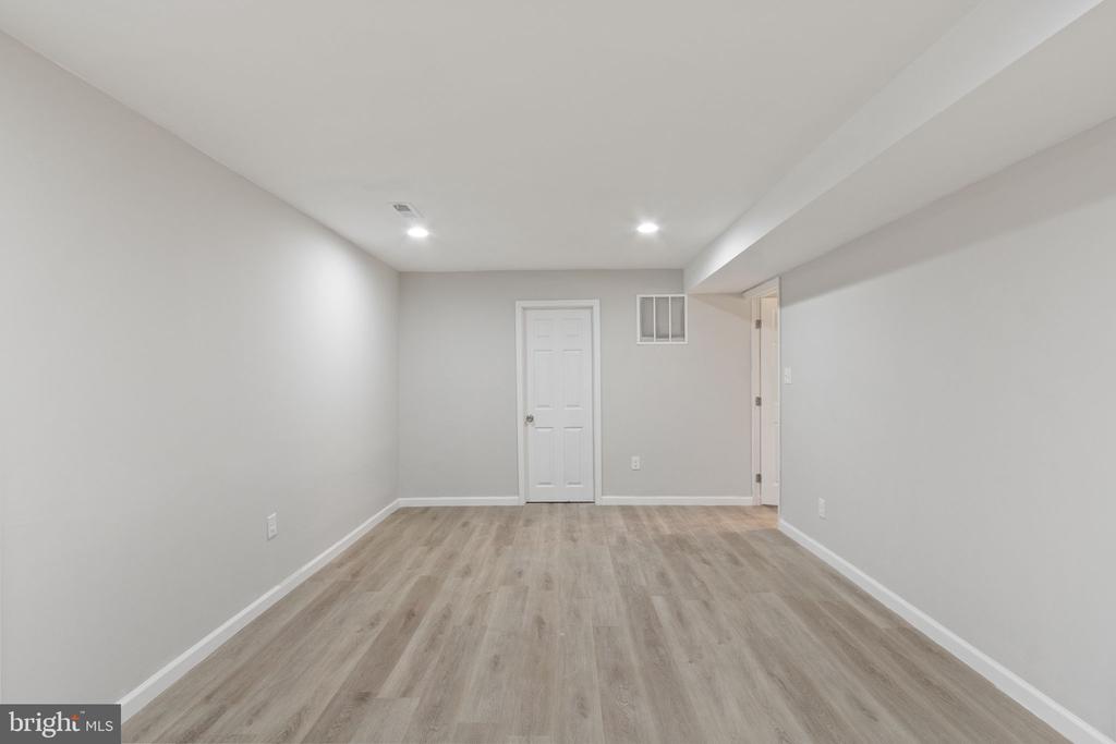6006 CALHOUN DR, FREDERICKSBURG, Virginia 22407, 6 Bedrooms Bedrooms, ,3 BathroomsBathrooms,Residential,6006 CALHOUN DR,VASP2032112 MLS # VASP2032112