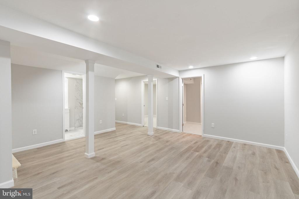 6006 CALHOUN DR, FREDERICKSBURG, Virginia 22407, 6 Bedrooms Bedrooms, ,3 BathroomsBathrooms,Residential,6006 CALHOUN DR,VASP2032112 MLS # VASP2032112