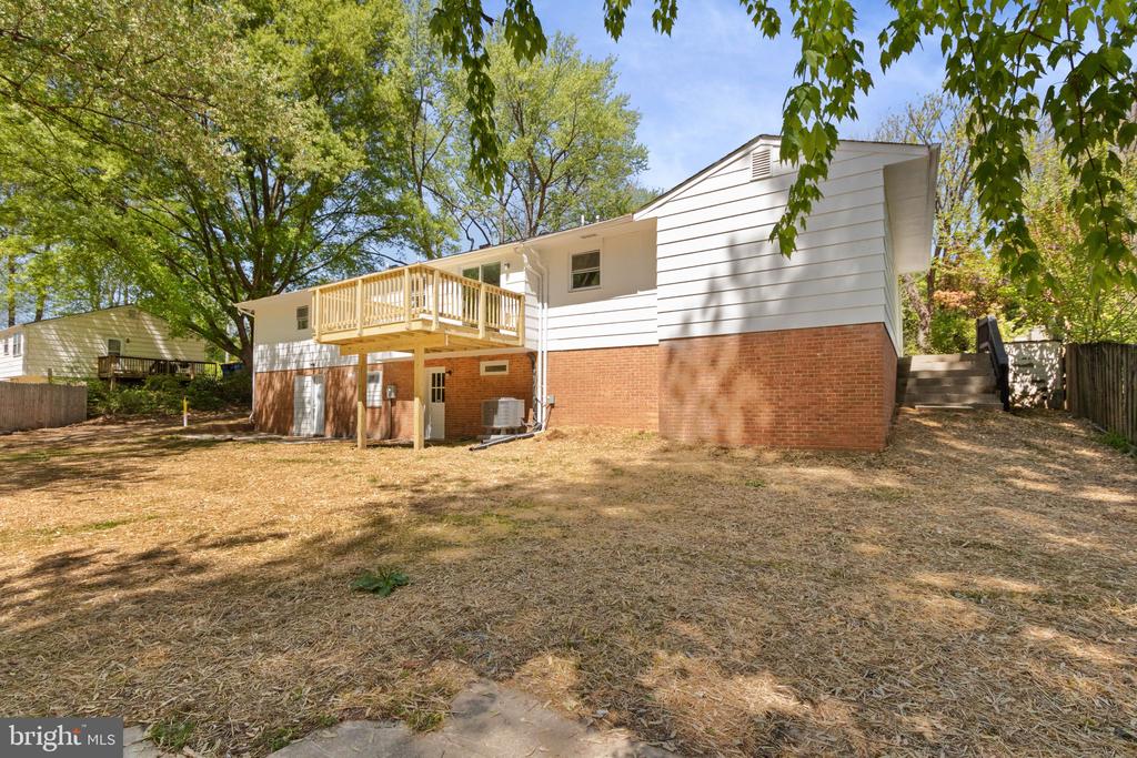 6006 CALHOUN DR, FREDERICKSBURG, Virginia 22407, 6 Bedrooms Bedrooms, ,3 BathroomsBathrooms,Residential,6006 CALHOUN DR,VASP2032112 MLS # VASP2032112