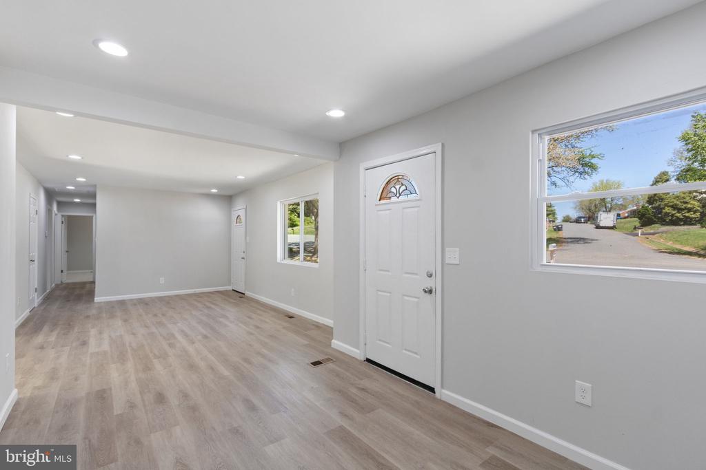 6006 CALHOUN DR, FREDERICKSBURG, Virginia 22407, 6 Bedrooms Bedrooms, ,3 BathroomsBathrooms,Residential,6006 CALHOUN DR,VASP2032112 MLS # VASP2032112