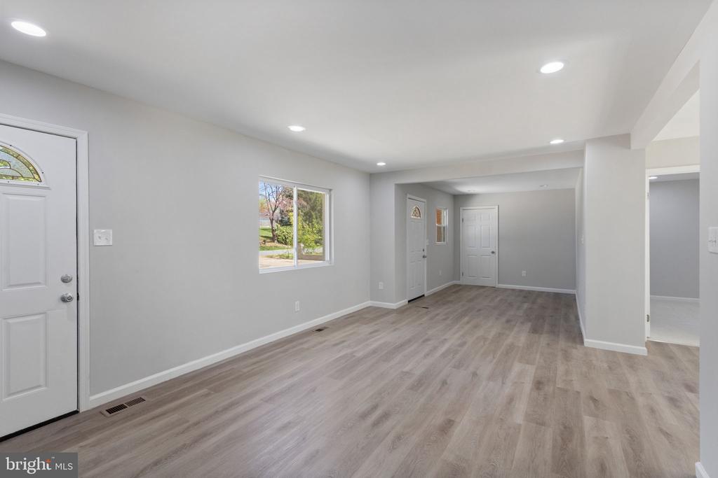6006 CALHOUN DR, FREDERICKSBURG, Virginia 22407, 6 Bedrooms Bedrooms, ,3 BathroomsBathrooms,Residential,6006 CALHOUN DR,VASP2032112 MLS # VASP2032112
