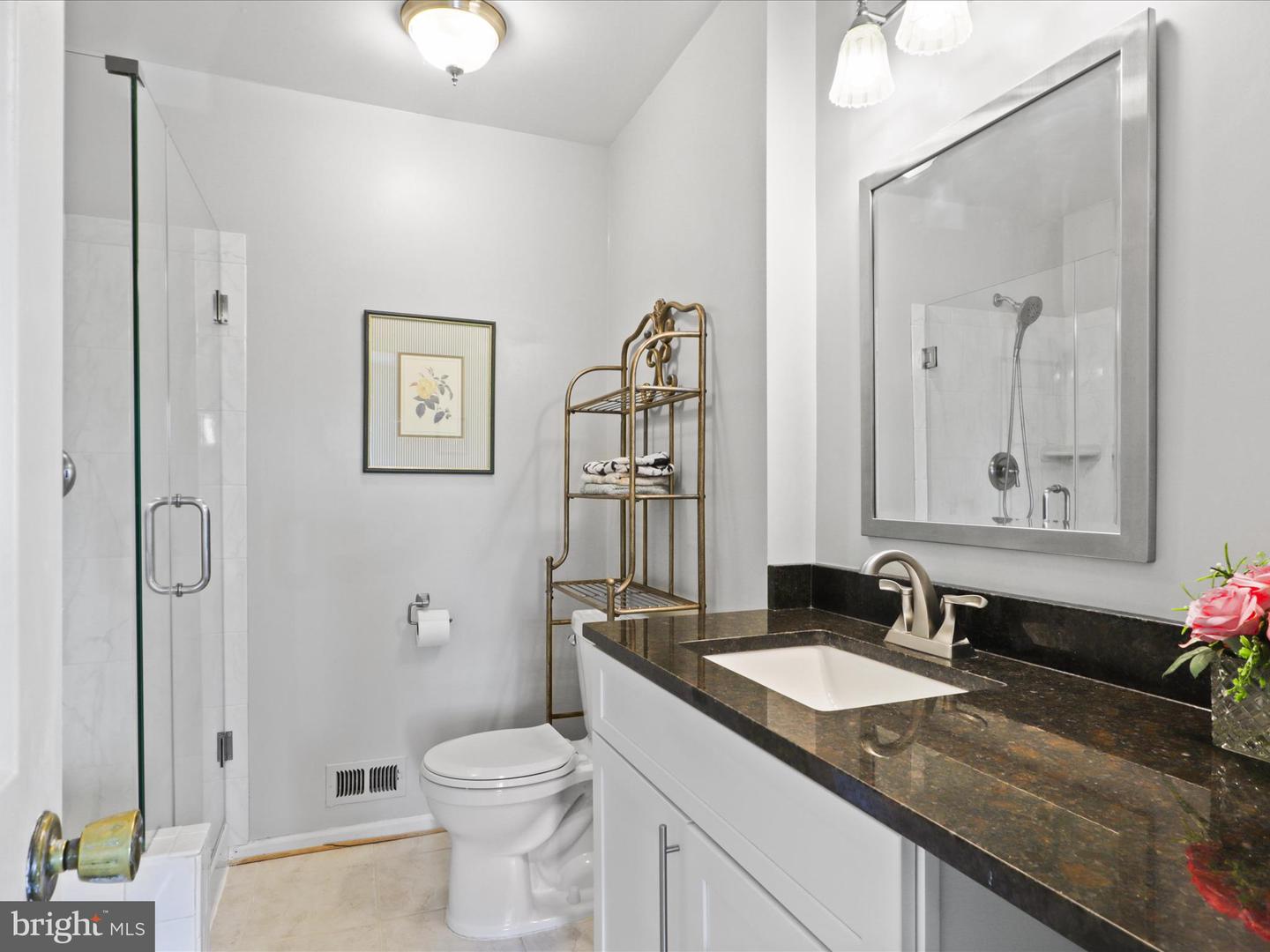 3935 KERNSTOWN CT, FAIRFAX, Virginia 22033, 3 Bedrooms Bedrooms, ,2 BathroomsBathrooms,Residential,For sale,3935 KERNSTOWN CT,VAFX2225932 MLS # VAFX2225932