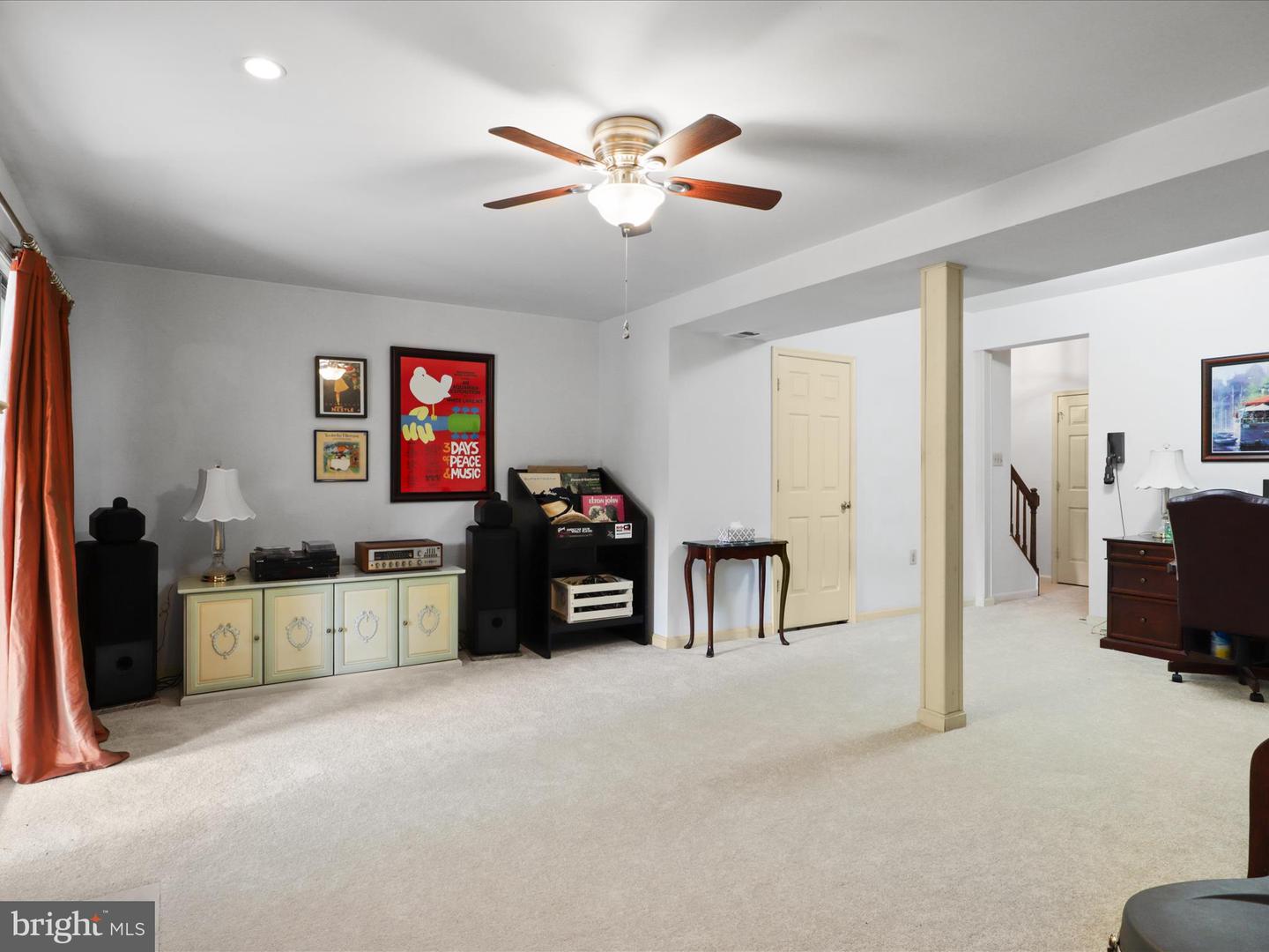3935 KERNSTOWN CT, FAIRFAX, Virginia 22033, 3 Bedrooms Bedrooms, ,2 BathroomsBathrooms,Residential,For sale,3935 KERNSTOWN CT,VAFX2225932 MLS # VAFX2225932