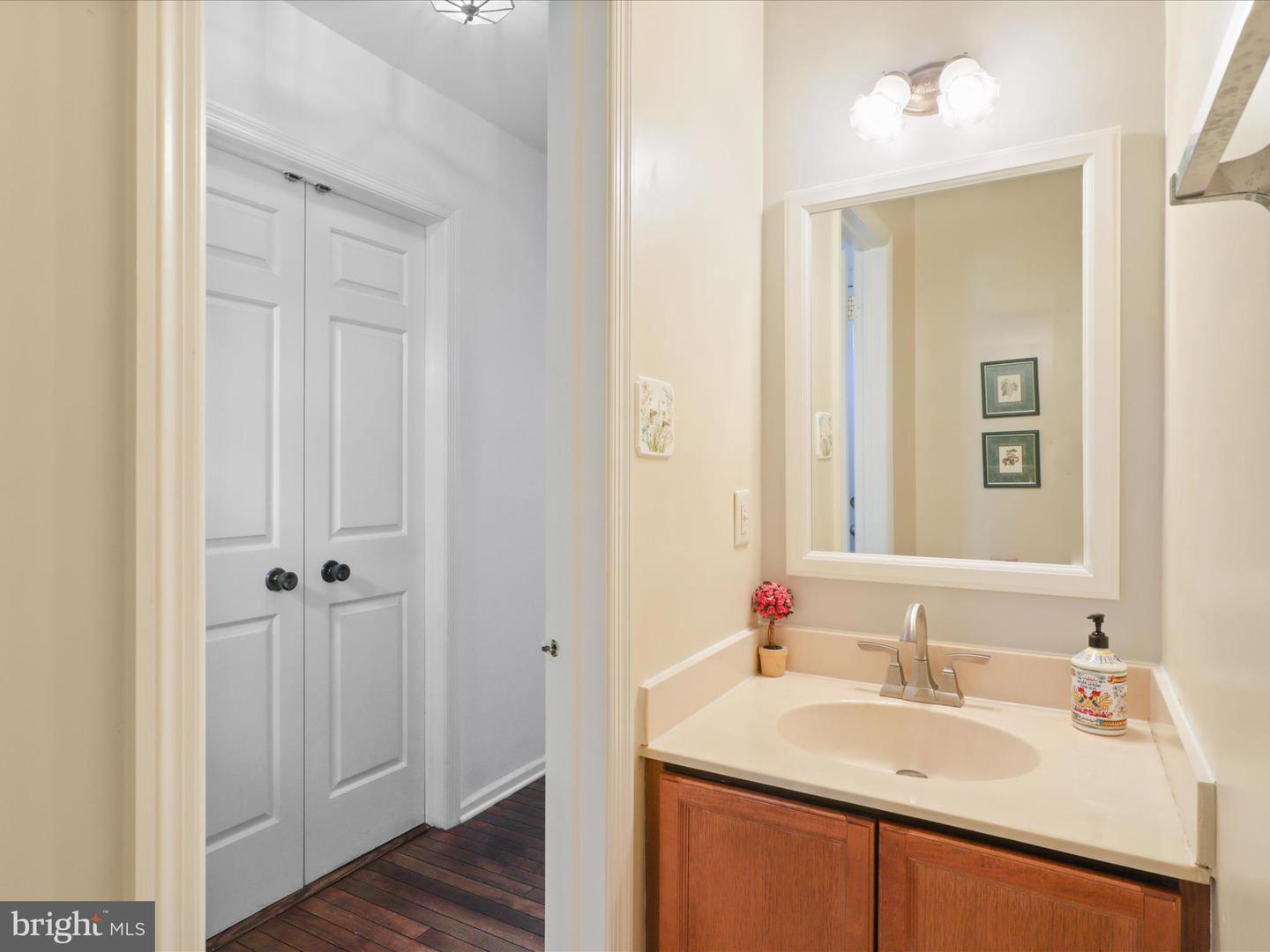 3935 KERNSTOWN CT, FAIRFAX, Virginia 22033, 3 Bedrooms Bedrooms, ,2 BathroomsBathrooms,Residential,For sale,3935 KERNSTOWN CT,VAFX2225932 MLS # VAFX2225932