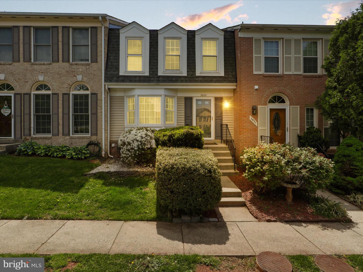 3935 KERNSTOWN CT, FAIRFAX, Virginia 22033, 3 Bedrooms Bedrooms, ,2 BathroomsBathrooms,Residential,For sale,3935 KERNSTOWN CT,VAFX2225932 MLS # VAFX2225932