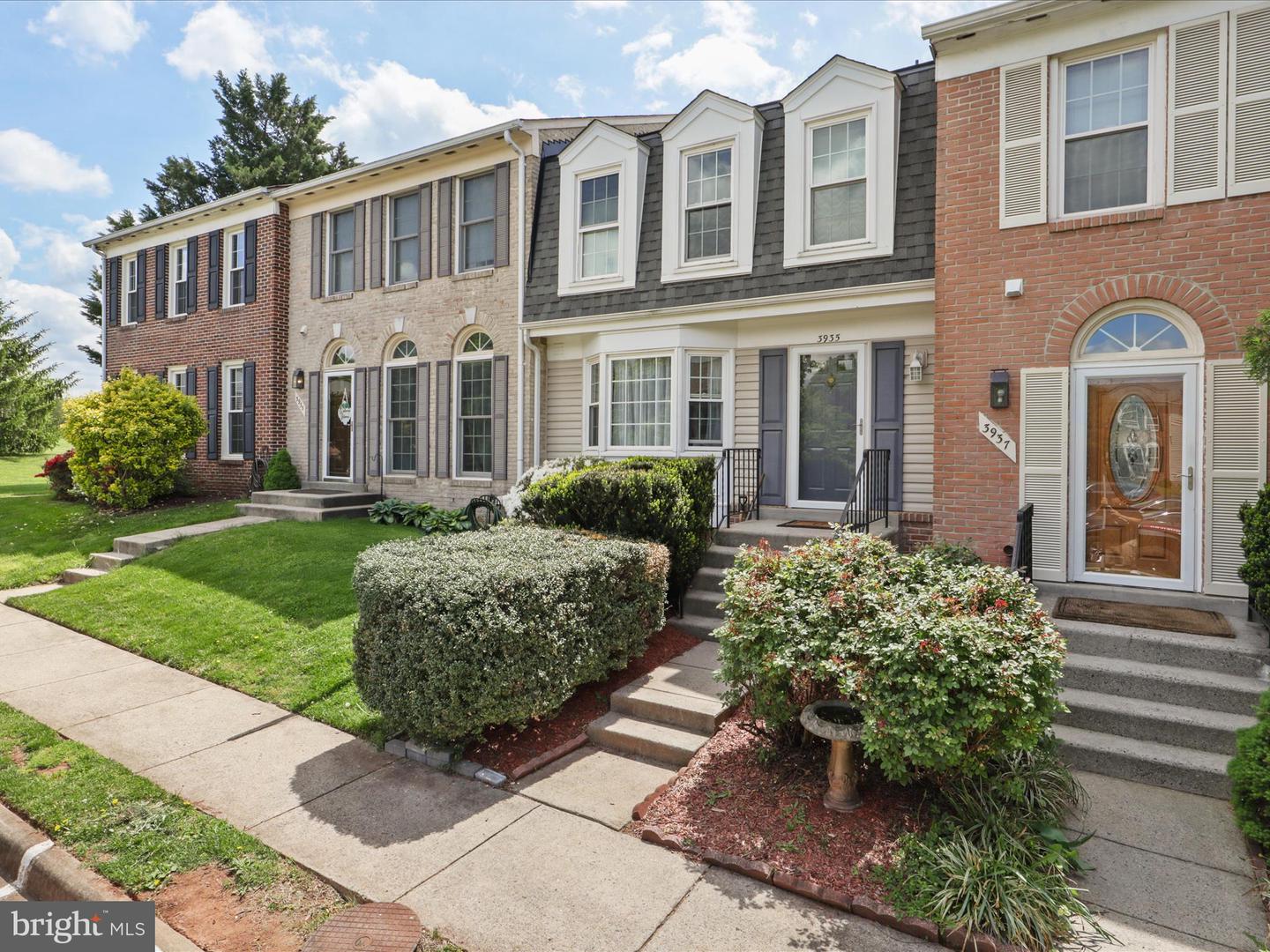 3935 KERNSTOWN CT, FAIRFAX, Virginia 22033, 3 Bedrooms Bedrooms, ,2 BathroomsBathrooms,Residential,For sale,3935 KERNSTOWN CT,VAFX2225932 MLS # VAFX2225932