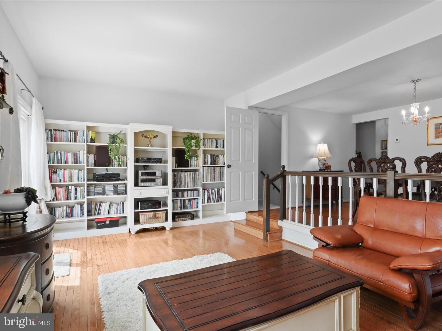 3935 KERNSTOWN CT, FAIRFAX, Virginia 22033, 3 Bedrooms Bedrooms, ,2 BathroomsBathrooms,Residential,For sale,3935 KERNSTOWN CT,VAFX2225932 MLS # VAFX2225932